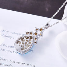 Load image into Gallery viewer, Blue Eye Crystal Necklace