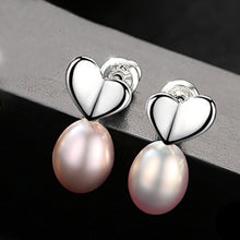 Load image into Gallery viewer, Women’s Round Pearl Ear Stud