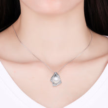 Load image into Gallery viewer, Lotus Leaf Pendant Necklace