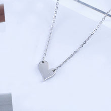 Load image into Gallery viewer, Heart-shaped Necklace