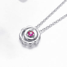 Load image into Gallery viewer, Flower Pendant Necklace