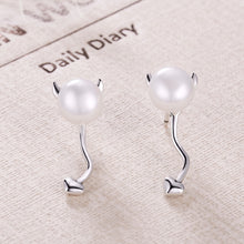 Load image into Gallery viewer, Pearl Earrings