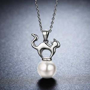 Cat Pearl Pendant Necklaces